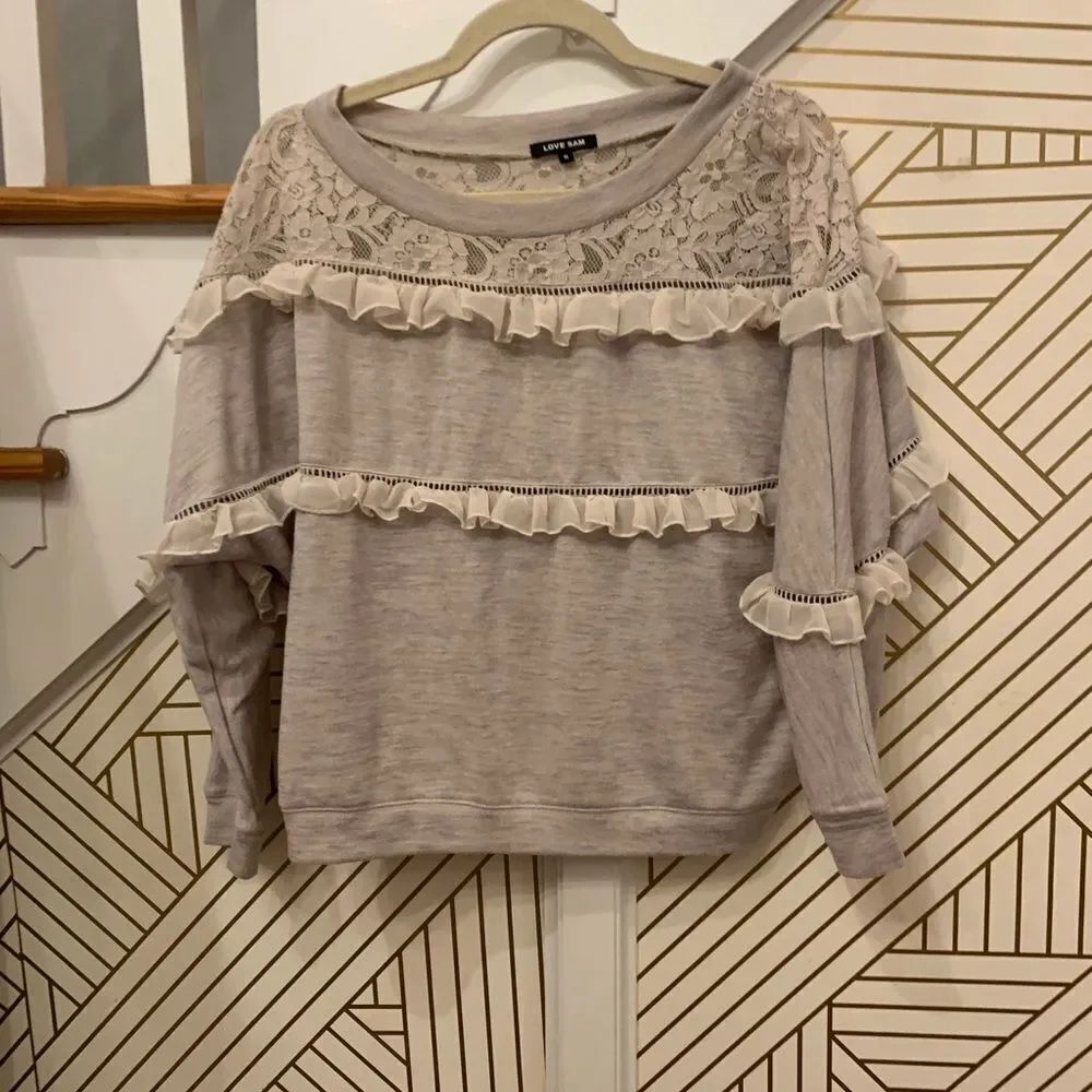 Love Sam Pullover - Picture 2 of 4